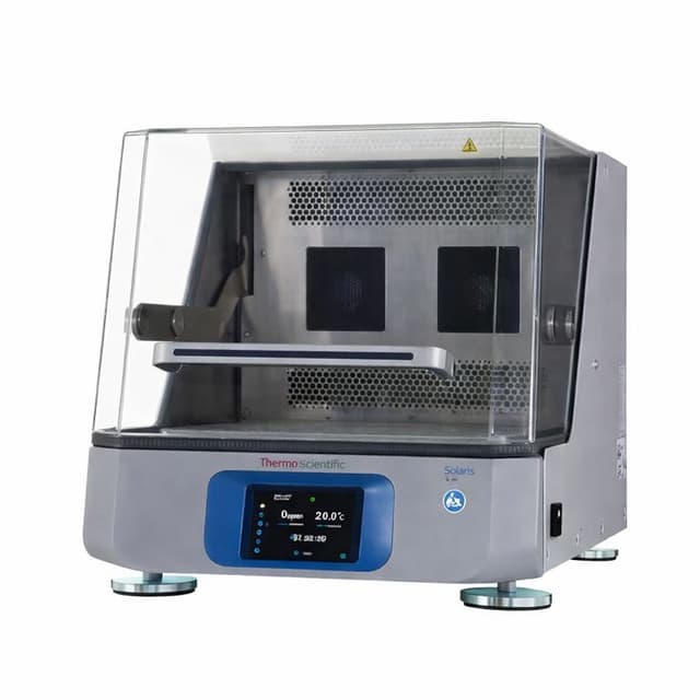 Solaris 4000 R, gran agitador orbital de mesa incubado y refrigerado con plataforma de 18"x18" con alfombrilla de alta adherencia PN 75004127 280x170mm y alfombrilla de baja adherencia PN 75004111 200x200mm THERMO FISHER SCIENTIFIC